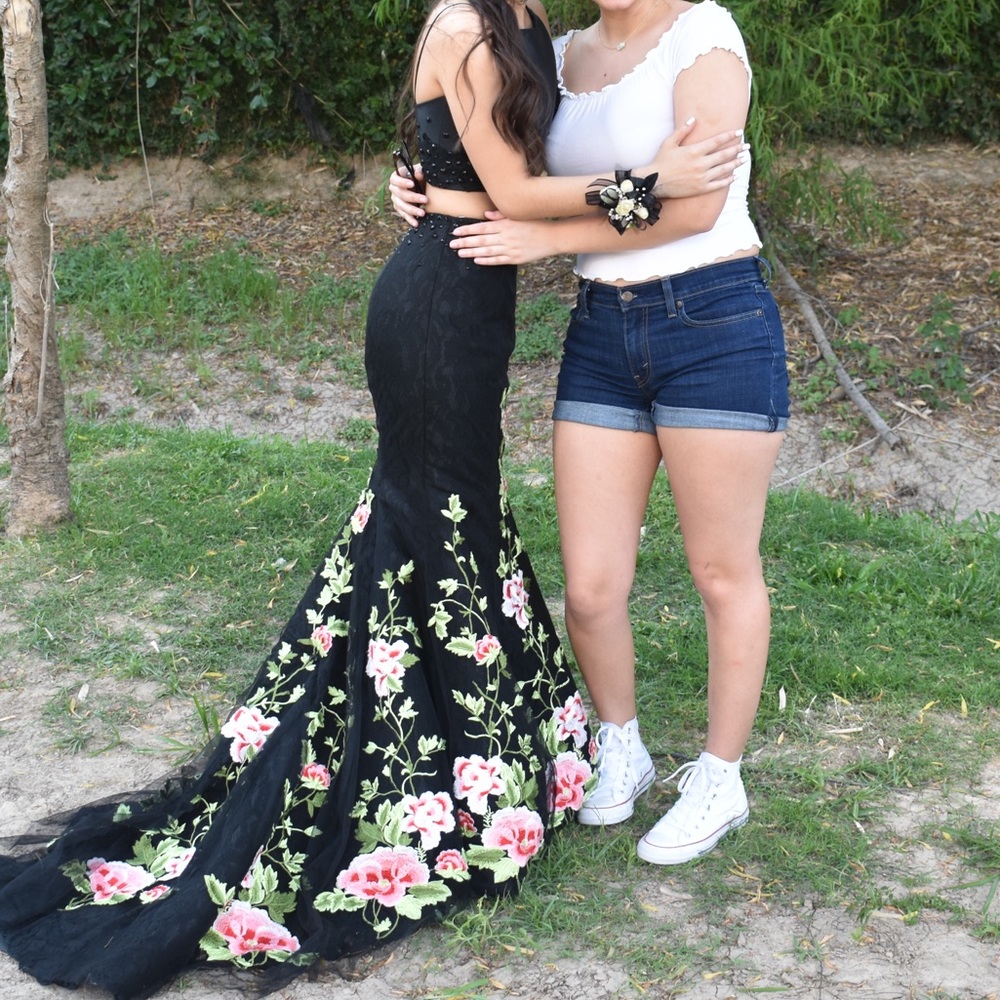 Sherri hill prom dress worn once almost new